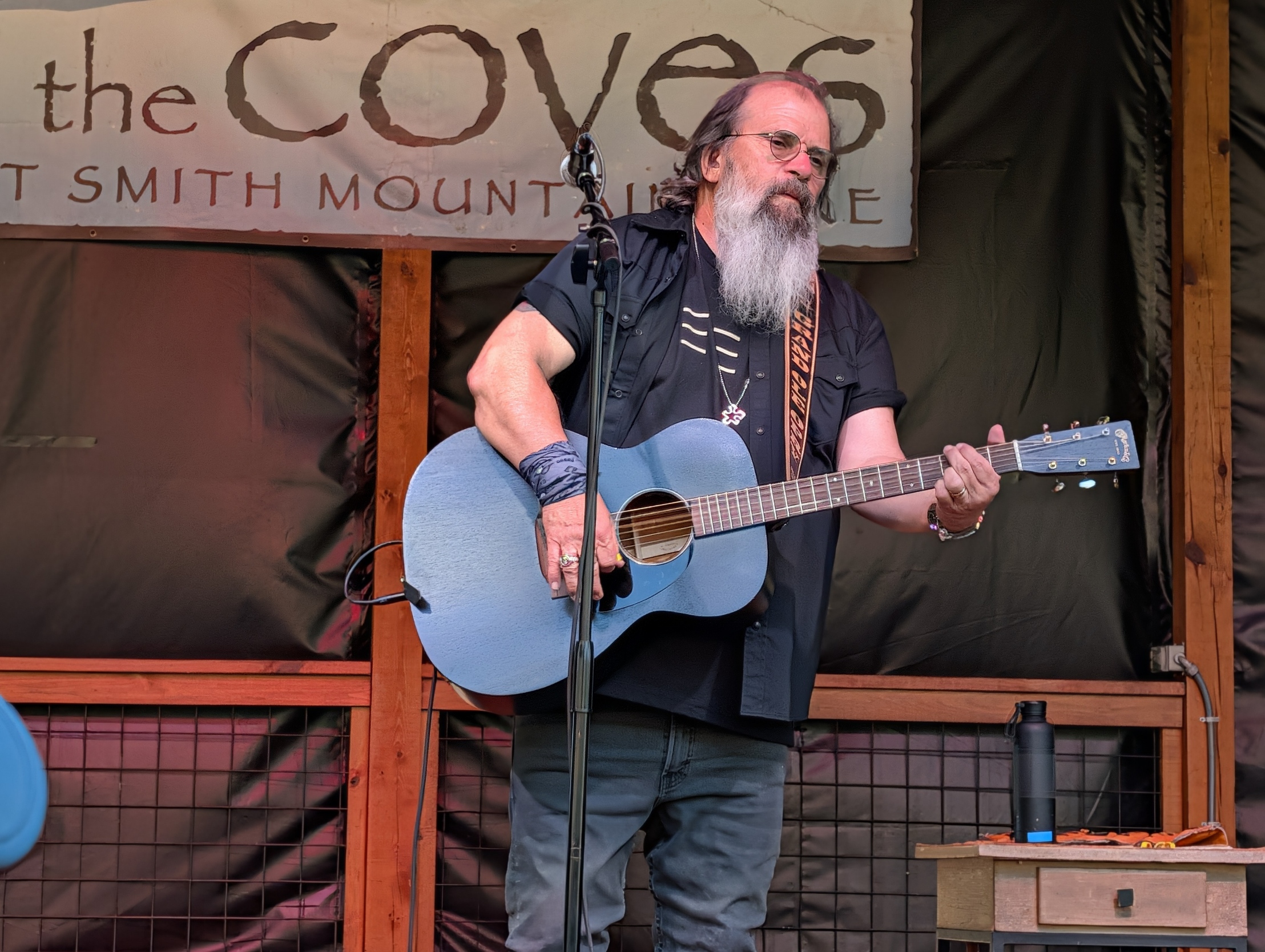 SteveEarle2026-06-19TheCovesAmphitheaterUnionHallVA (1).jpg